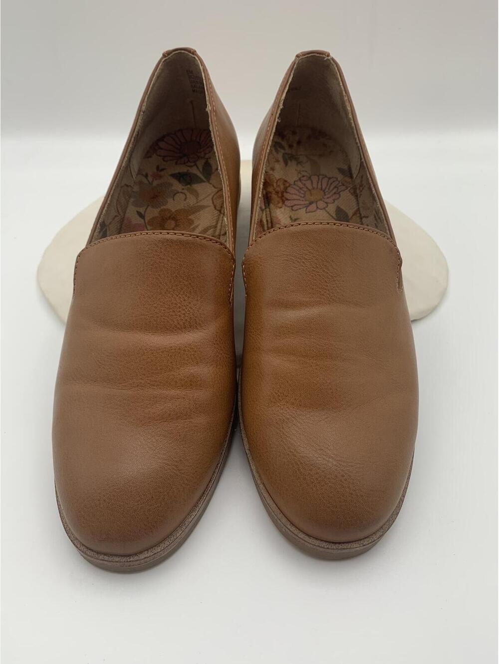 B.O.C. Born Concept Becca Tan Loafer Shoe Size 8